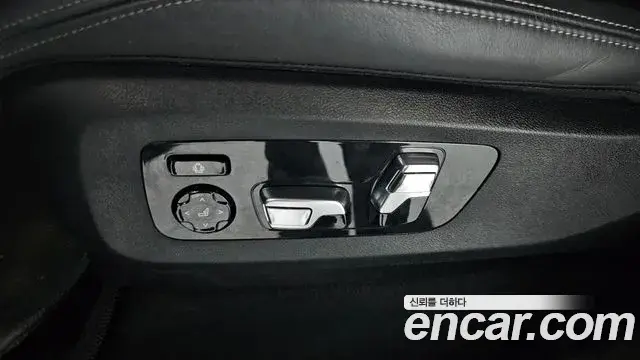 BMW X6 2025 — Photo 15/36