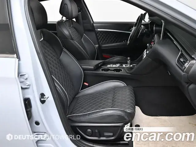 Genesis G70 2019 — Photo 13/20