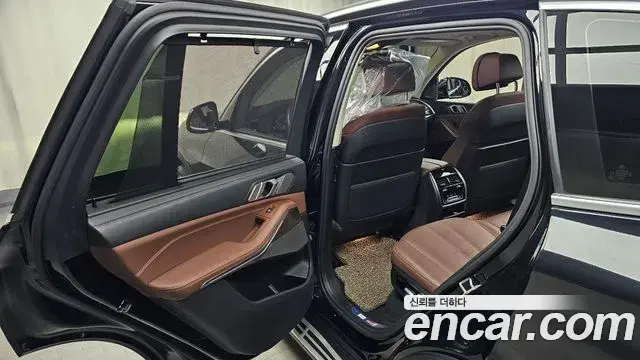 BMW X5 2021 — Photo 10/40