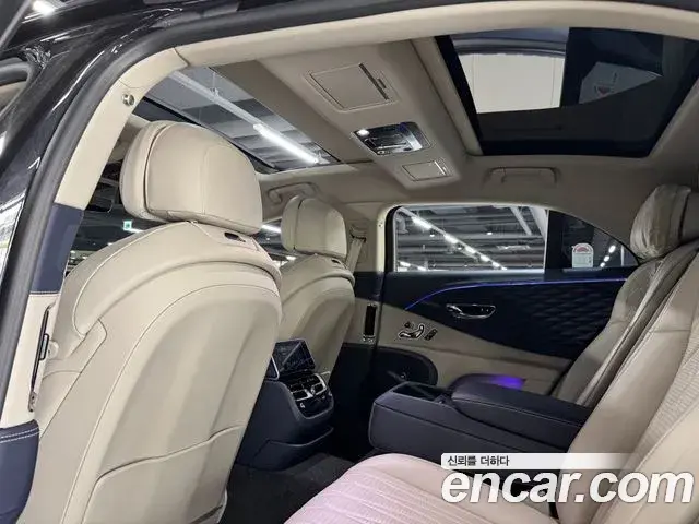 Bentley Flying Spur 2023 — Photo 17/17