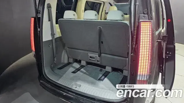 Hyundai Staria 2022 — Şəkil 10/32