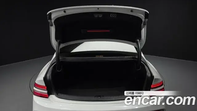 Genesis G80 2022 — Şəkil 17/34