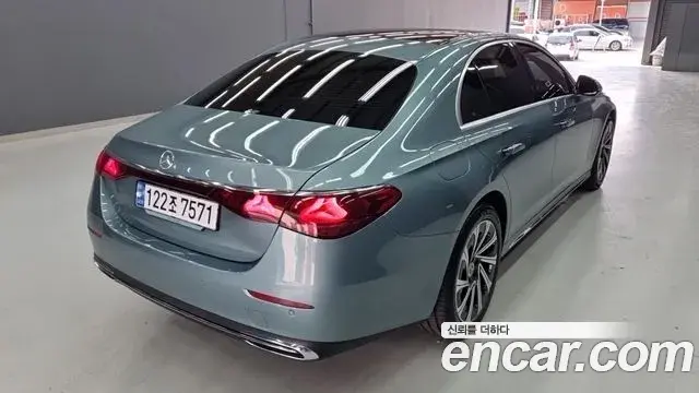Mercedes-Benz E-Class 2024 — ფოტო 5/18
