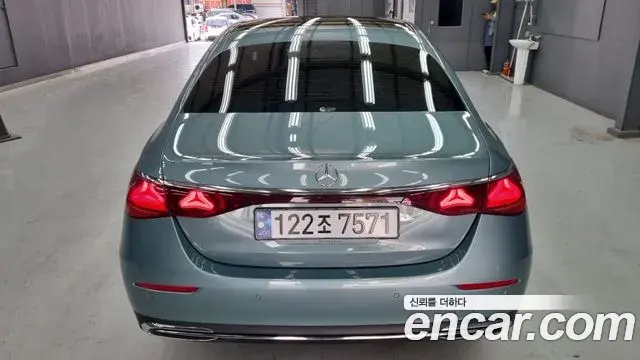 Mercedes-Benz E-Class 2024 — ფოტო 10/18