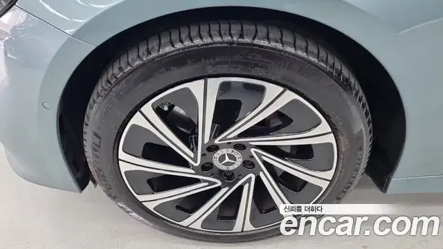 Mercedes-Benz E-Class 2024 — ფოტო 1/18