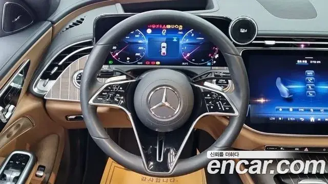 Mercedes-Benz E-Class 2024 — ფოტო 12/18