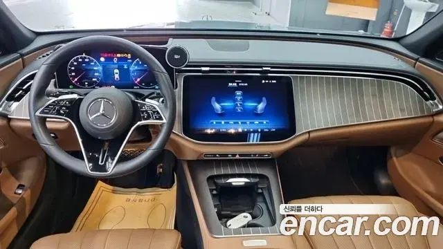 Mercedes-Benz E-Class 2024 — ფოტო 13/18
