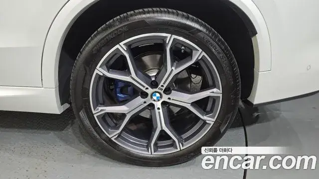BMW X5 2024 — Photo 31/35