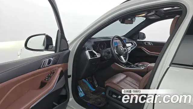 BMW X5 2024 — ფოტო 10/33