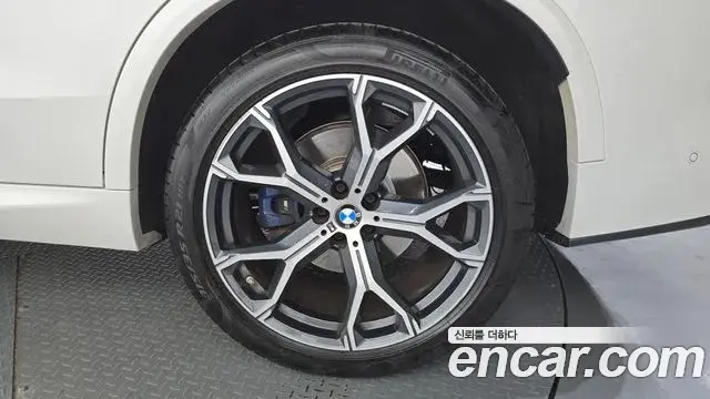 BMW X5 2024 — ფოტო 15/33