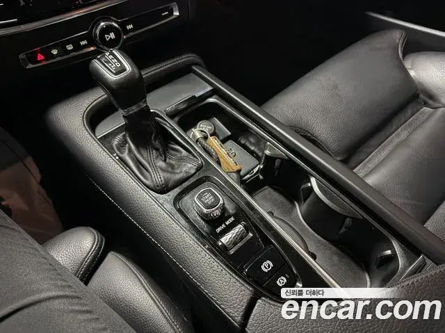 Volvo S90 2018 — ფოტო 2/20