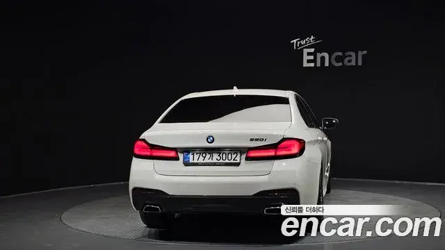 BMW 5 Series 2021 — ფოტო 29/30