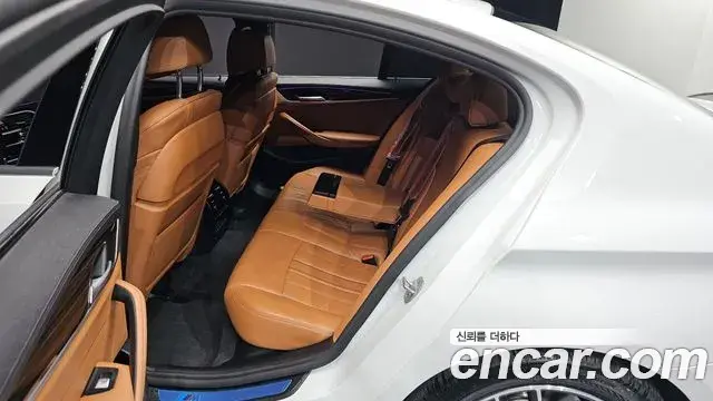 BMW 5 Series 2021 — ფოტო 7/30