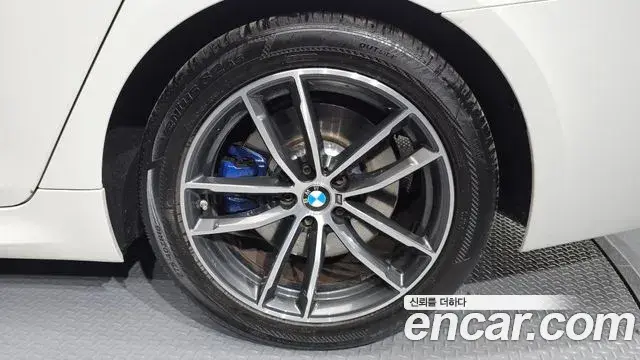 BMW 5 Series 2021 — ფოტო 17/30