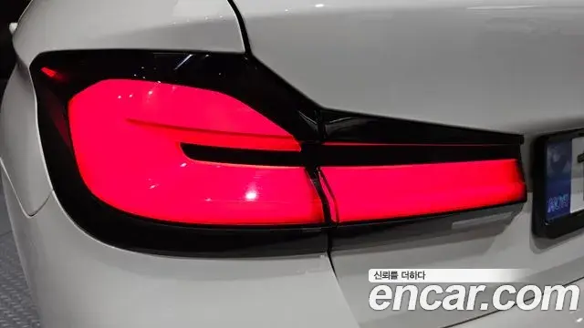 BMW 5 Series 2021 — ფოტო 30/30