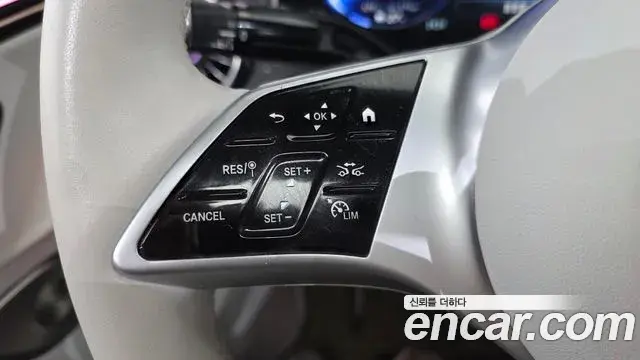Mercedes-Benz EQE 2023 — Photo 22/32