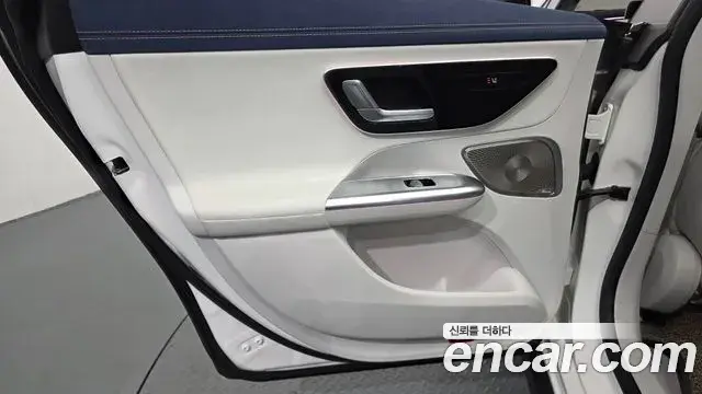 Mercedes-Benz EQE 2023 — Photo 6/32