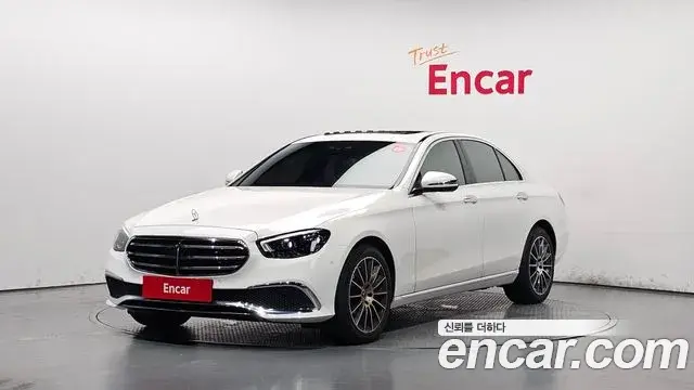 Mercedes-Benz E-Class 2021 — Photo 3/36
