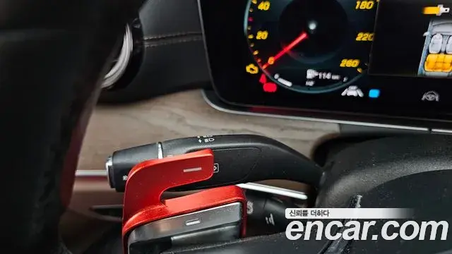 Mercedes-Benz E-Class 2021 — Photo 35/36
