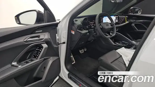 Audi Q5 2025 — Photo 10/36