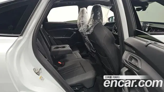 Audi Q5 2025 — Photo 16/36