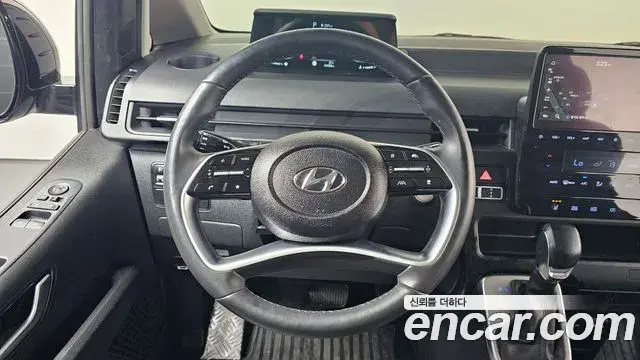 Hyundai Staria 2023 — Photo 21/31