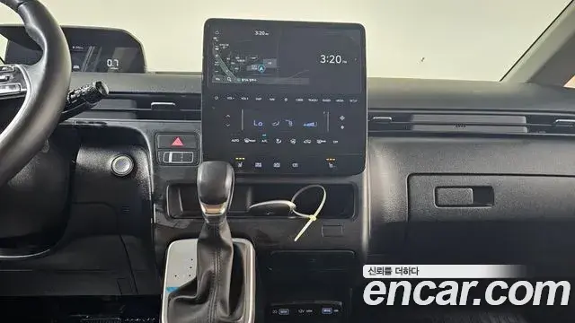 Hyundai Staria 2023 — Photo 31/31