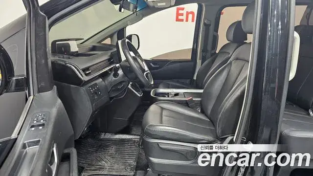 Hyundai Staria 2023 — Photo 24/31