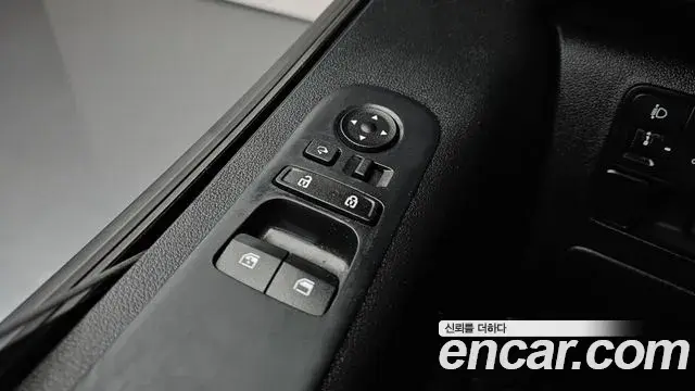 Hyundai Staria 2023 — Photo 25/31