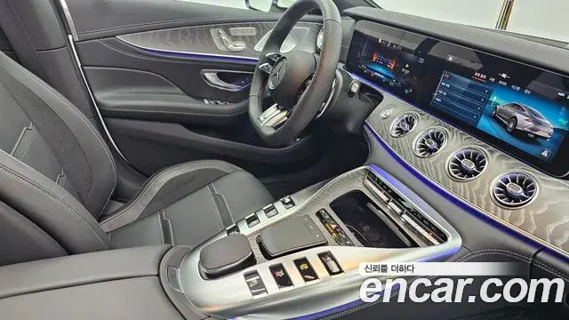 Mercedes-Benz AMG GT 2025 — Фото 8/17