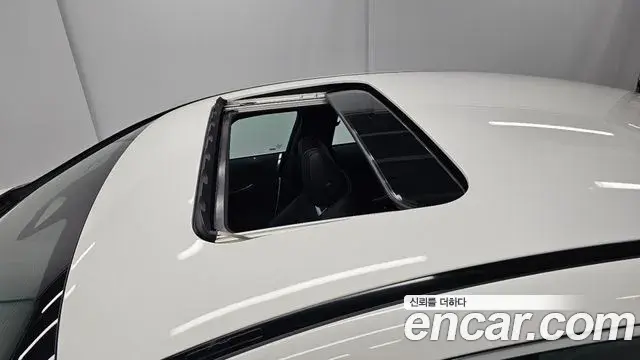 Mercedes-Benz AMG GT 2025 — Фото 12/17