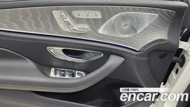 Mercedes-Benz AMG GT 2025 — Фото 15/17