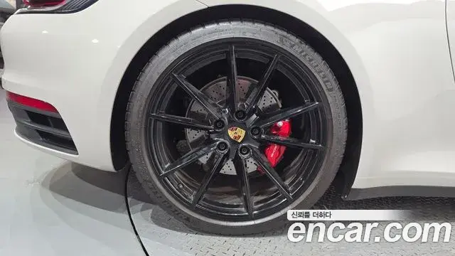 Porsche 911 2023 — ფოტო 16/29