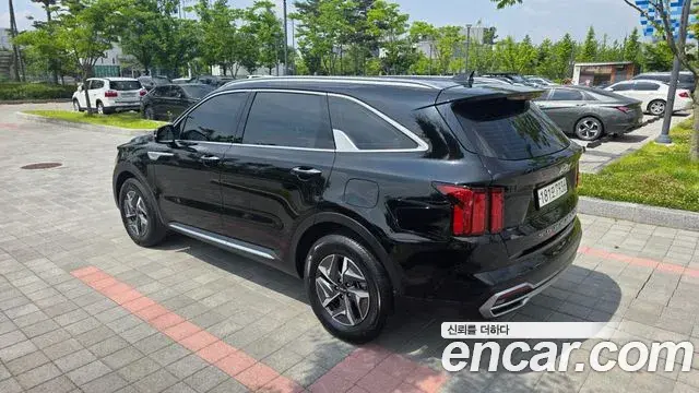 Kia Sorento 2022 — Фото 3/20