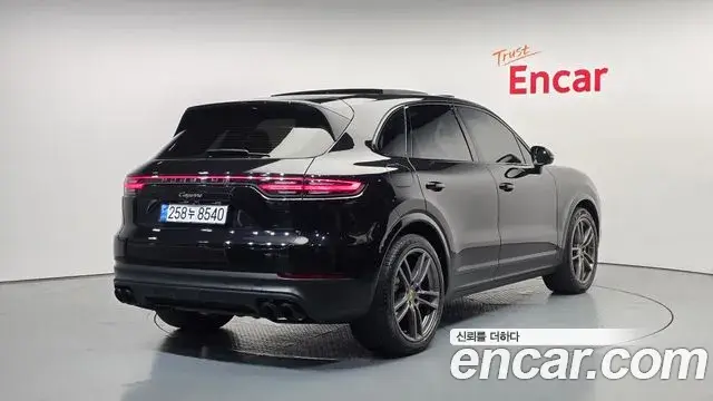 Porsche Cayenne 2019 — Photo 20/32