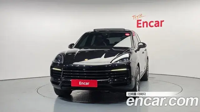 Porsche Cayenne 2019 — Photo 17/32