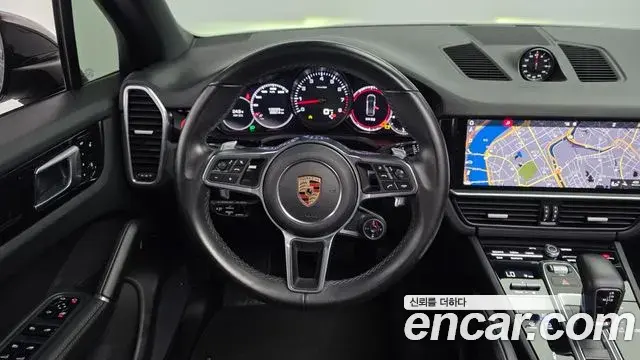 Porsche Cayenne 2019 — Photo 25/32