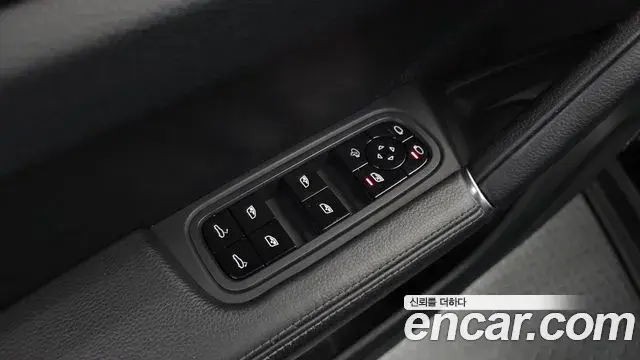 Porsche Cayenne 2019 — Photo 26/32