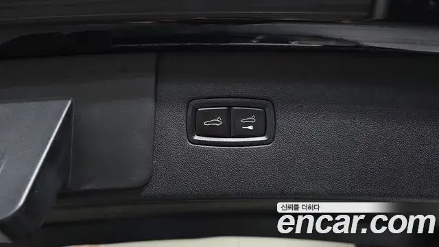 Porsche Cayenne 2019 — Photo 13/32