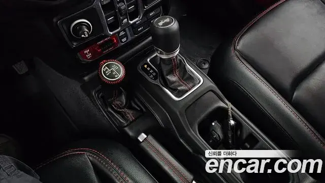 Jeep Wrangler 2021 — ფოტო 29/29