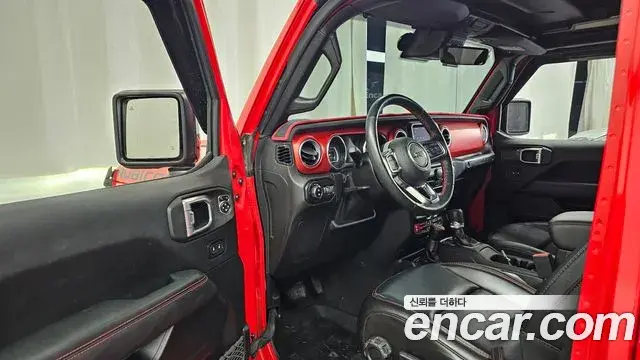 Jeep Wrangler 2021 — ფოტო 22/29