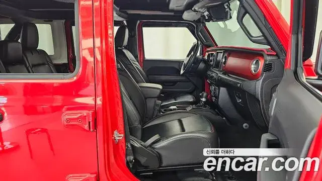 Jeep Wrangler 2021 — ფოტო 24/29