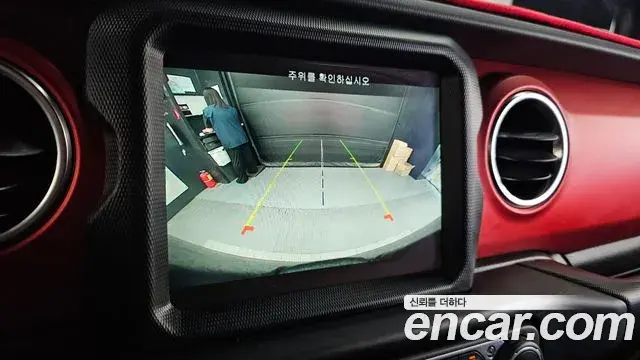 Jeep Wrangler 2021 — ფოტო 10/29