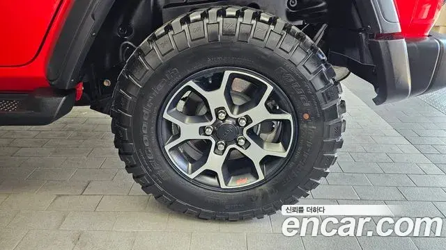 Jeep Wrangler 2021 — ფოტო 17/29