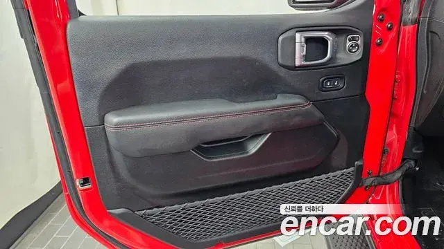 Jeep Wrangler 2021 — ფოტო 2/29