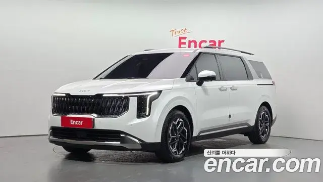 Kia Carnival 2023 — ფოტო 20/32