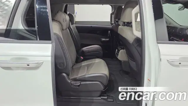 Kia Carnival 2023 — ფოტო 32/32