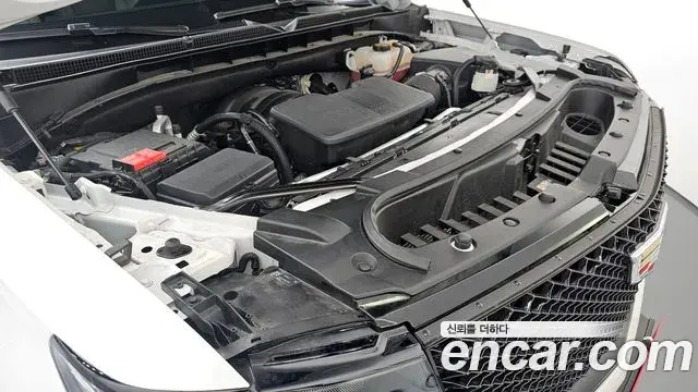 Cadillac Escalade 2023 — ფოტო 11/39