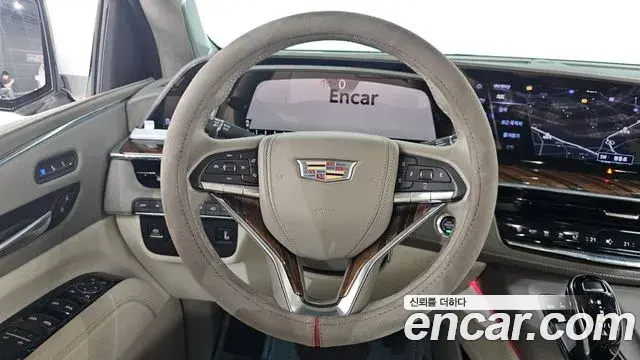 Cadillac Escalade 2023 — ფოტო 19/39
