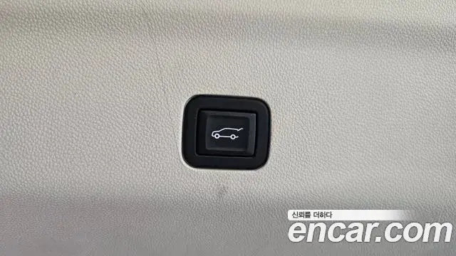 Cadillac Escalade 2023 — ფოტო 17/39